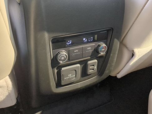 Used 2024 Buick Enclave Essence w/ Experience Buick Package FWD image 22