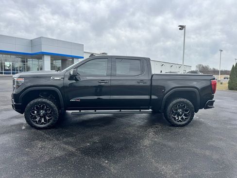 Used 2022 GMC Sierra 1500 AT4 w/ Technology Package image 9