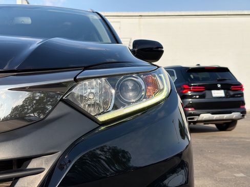 Used 2019 Honda HR-V EX-L image 9
