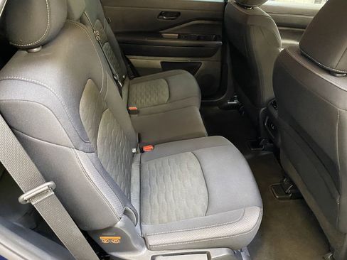 Used 2025 Nissan Pathfinder SV AWD/4WD image 27