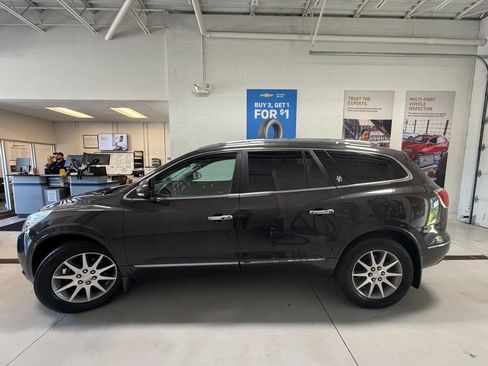 Used 2017 Buick Enclave Leather FWD image 5