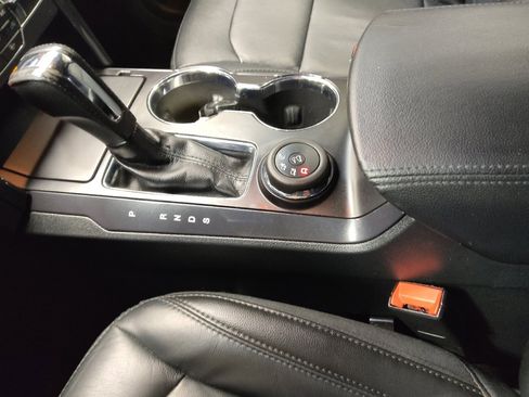 Used 2017 Ford Explorer XLT w/ Equipment Group 202A image 26
