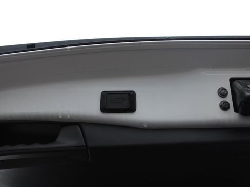 Used 2020 Toyota RAV4 XLE Premium image 36