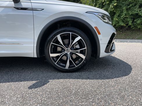 Used 2024 Volkswagen Tiguan SEL R-Line AWD/4WD image 12