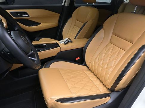 Used 2021 Nissan Rogue Platinum image 18