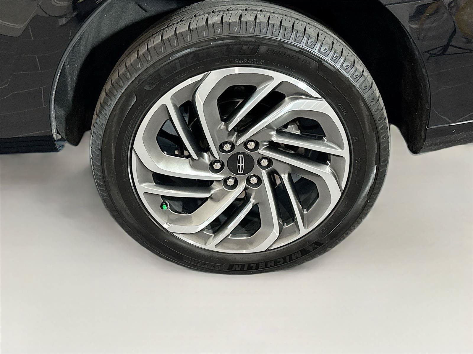Used 2025 Lincoln Navigator Reserve AWD/4WD image 32
