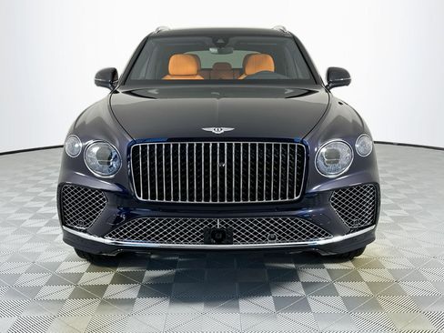 New 2025 Bentley Bentayga image 2
