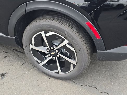 New 2026 Chevrolet Equinox EV LT image 12