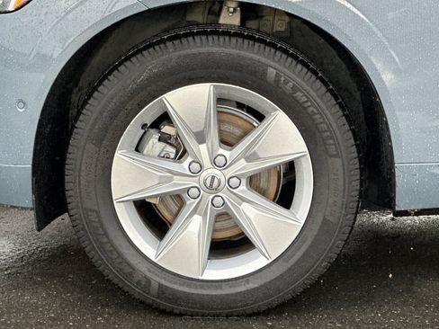 Used 2022 Volvo XC60 B5 Momentum image 11