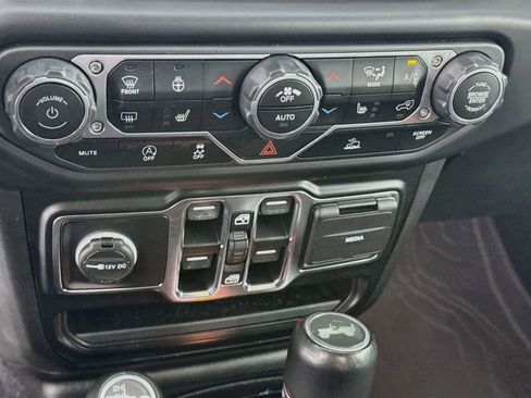 Used 2022 Jeep Wrangler Unlimited Sahara w/ LED Lighting Group image 19