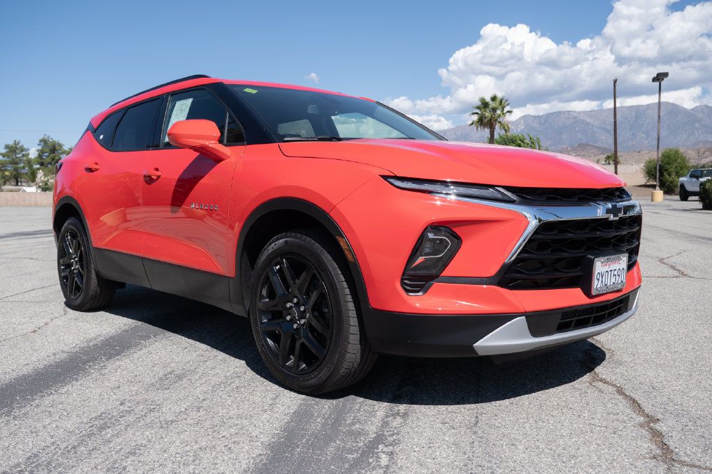 Used 2026 Chevrolet Blazer LT w/ Convenience Package FWD image 1