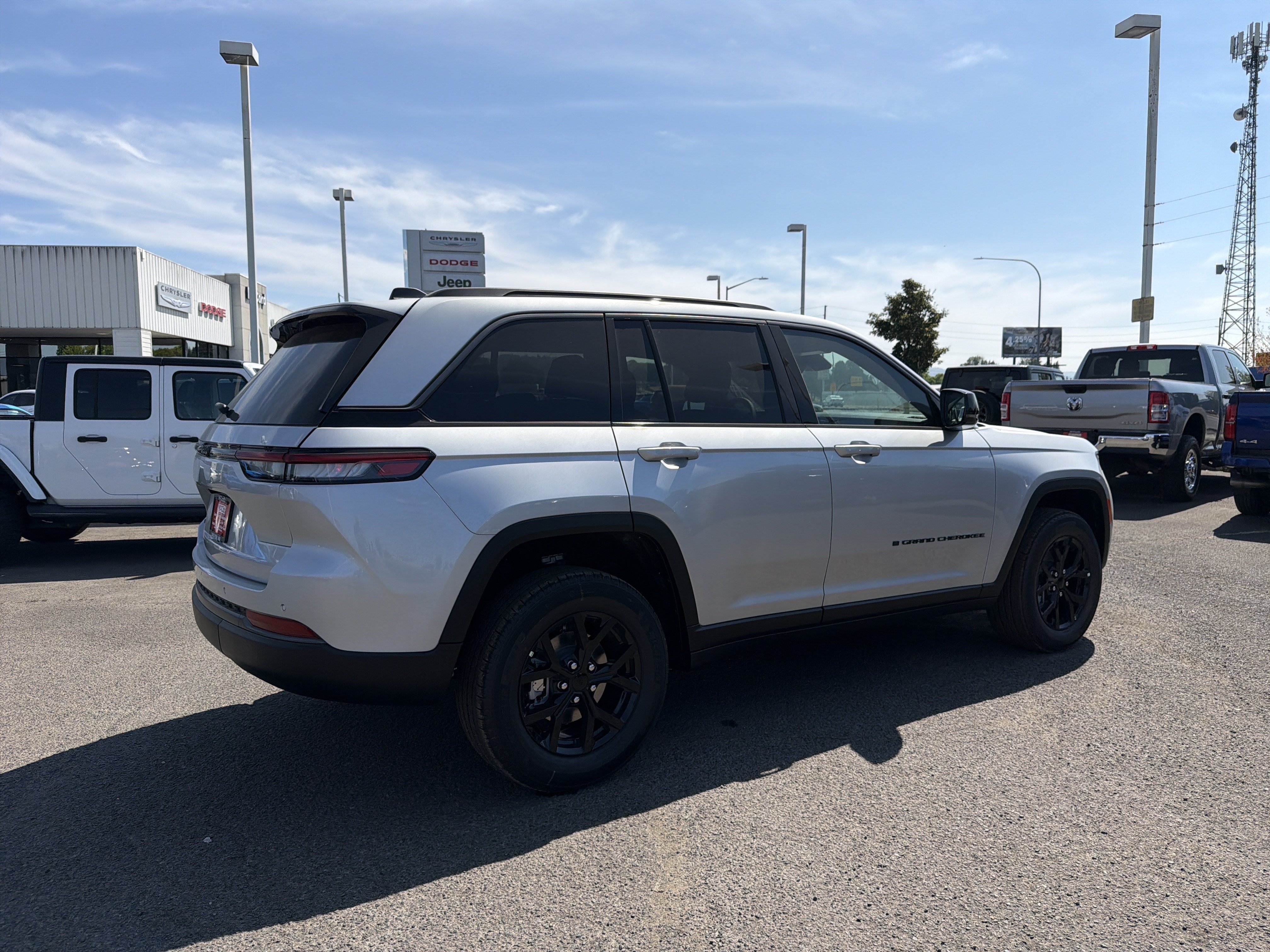 New 2026 Jeep Grand Cherokee Altitude AWD/4WD image 6