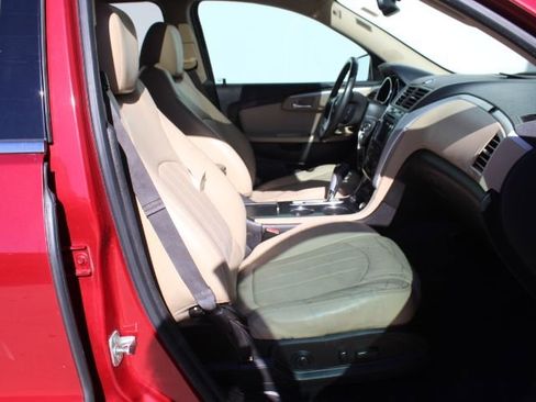 Used 2012 Chevrolet Traverse LTZ image 39