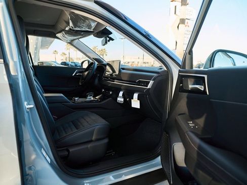 New 2026 Mitsubishi Outlander SE FWD image 13