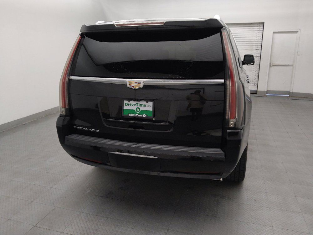 Used 2018 Cadillac Escalade Platinum RWD image 7