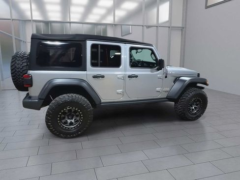 Used 2018 Jeep Wrangler Unlimited Sport S AWD/4WD image 9