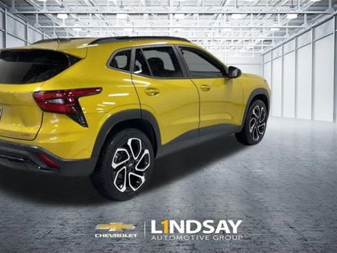 Used 2024 Chevrolet Trax RS w/ Sunroof Package image 9