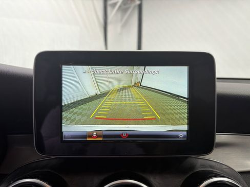 Used 2019 Mercedes-Benz GLC 300 w/ Premium Package image 31