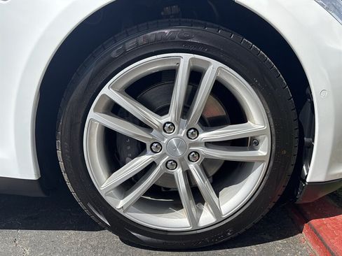 Used 2015 Tesla Model S 70 RWD image 15