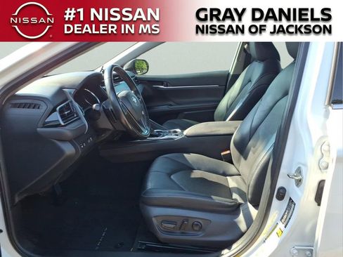 Used 2019 Toyota Camry XSE FWD image 22