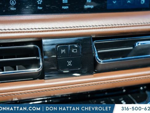 Used 2023 Lincoln Nautilus Reserve AWD/4WD image 11