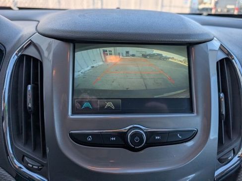 Used 2018 Chevrolet Cruze LT w/ Convenience Package image 18