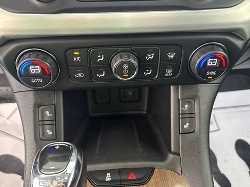 Used 2018 GMC Acadia SLE w/ Driver Alert Package I AWD/4WD image 6