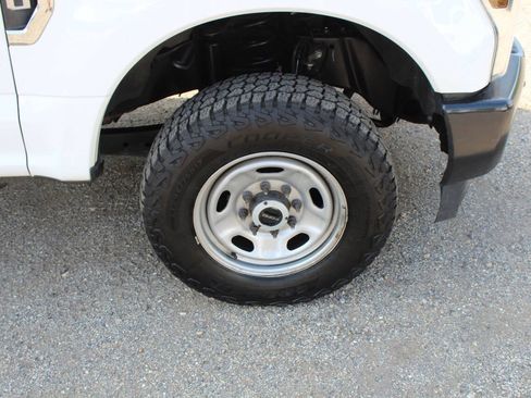 Used 2019 Ford F250 XL w/ Power Equipment Group AWD/4WD image 25