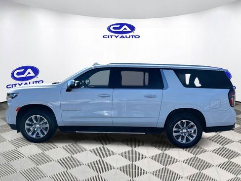 Used 2023 Chevrolet Suburban Premier image 7