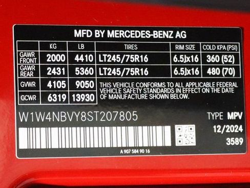 Used 2025 Mercedes-Benz Sprinter 2500 image 29