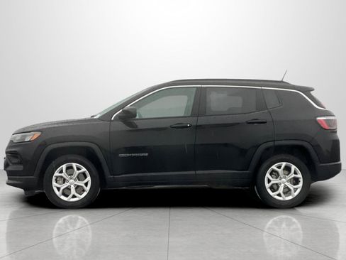 Used 2024 Jeep Compass Latitude image 8