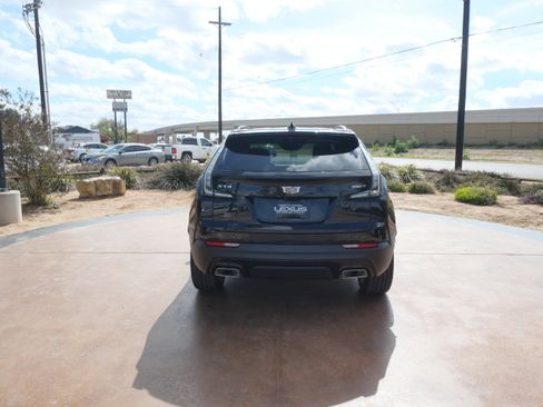 Used 2023 Cadillac XT4 Sport w/ Enhanced Visibility Package image 3