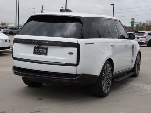 Used 2023 Land Rover Range Rover SE image 6