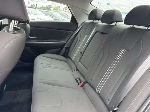 Used 2025 Hyundai Elantra SEL FWD image 16
