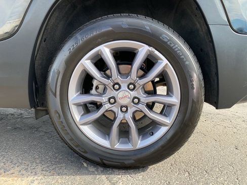 Used 2024 GMC Terrain SLT image 23