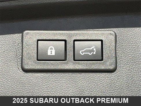 Used 2025 Subaru Outback Premium image 15