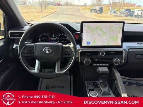 Used 2024 Toyota Tacoma TRD Off-Road AWD/4WD image 30
