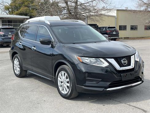 Used 2018 Nissan Rogue SV image 7