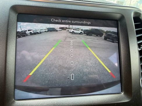 Used 2019 Jeep Cherokee Trailhawk w/ Comfort/Convenience Group AWD/4WD image 13