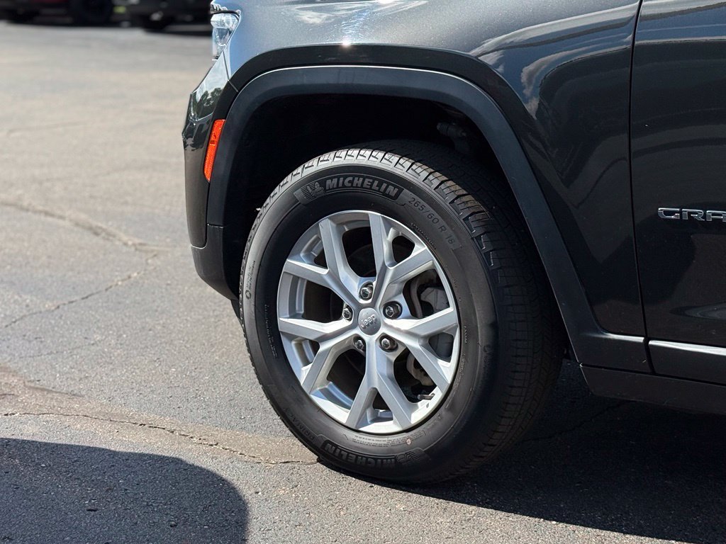 Used 2023 Jeep Grand Cherokee Limited AWD/4WD image 42