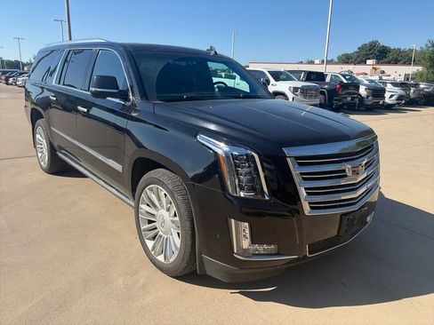 Used 2017 Cadillac Escalade ESV Platinum AWD/4WD image 5