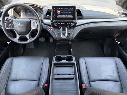 Certified 2024 Honda Odyssey Sport image 3