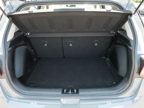Used 2021 Hyundai Venue SEL FWD image 18