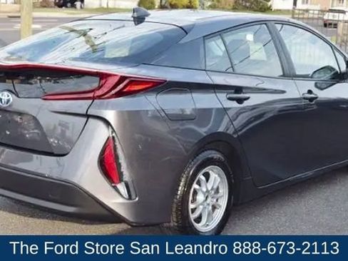 Used 2021 Toyota Prius Prime XLE image 6