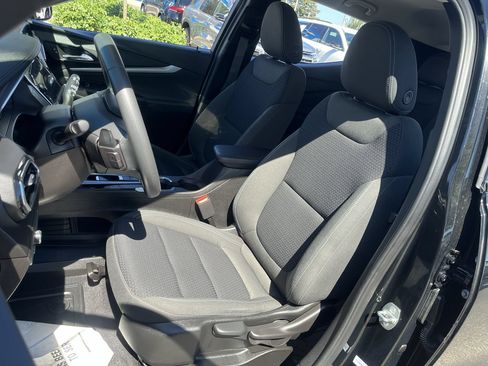 Used 2023 Chevrolet Bolt EUV LT w/ Driver Confidence Package FWD image 17