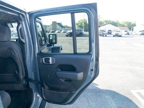 New 2025 Jeep Wrangler Unlimited Rubicon w/ Convenience Group image 12