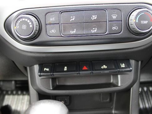 Used 2022 Chevrolet Colorado LT w/ Fleet Safety Package RWD image 12