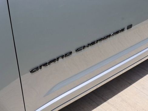 New 2026 Jeep Grand Cherokee L Limited AWD/4WD image 8
