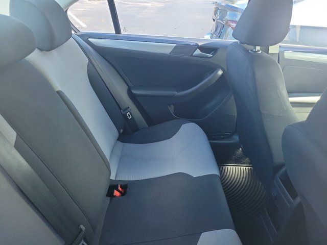 Used 2017 Volkswagen Jetta S FWD image 4