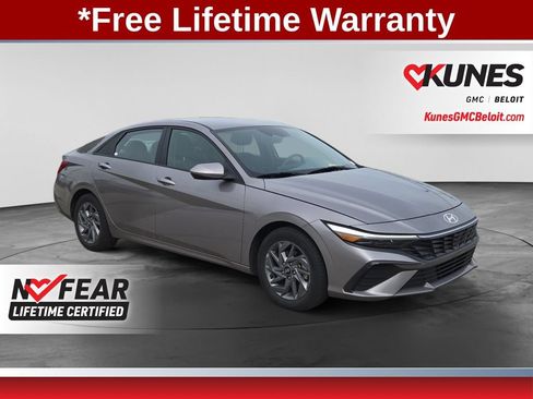 Used 2024 Hyundai Elantra SEL FWD image 1
